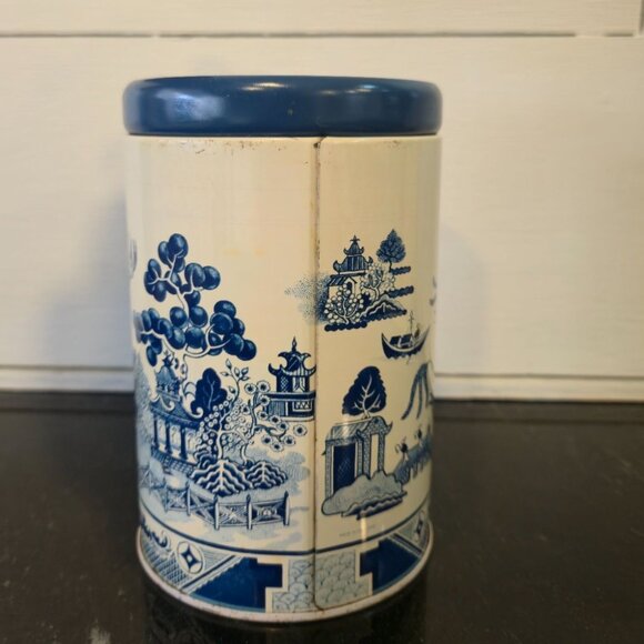 Blue Willow Tin Canister with Lid Blue & White Chinoiserie Kitchen Storage, Vint - Picture 4 of 13